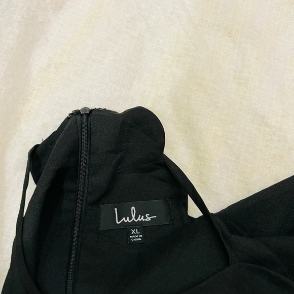 Black halter neck dress - Picture 9 of 10